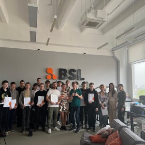 Наши резиденты проходят стажировку в IT-компании BSL - КИБЕРшкола программирования для детей, компьютерные курсы для школьников, начинающих и подростков - KIBERone г. Артёмовский