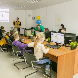Новый класс в развлекательном центре города Томска! Скоро открытие! - КИБЕРшкола программирования для детей, компьютерные курсы для школьников, начинающих и подростков - KIBERone г. Артёмовский