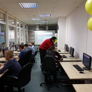 Северный город Норильск приглашает в KIBERone - КИБЕРшкола программирования для детей, компьютерные курсы для школьников, начинающих и подростков - KIBERone г. Артёмовский