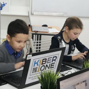 KiberOne объявляет набор юных программистов в Усть-Каменогорске - КИБЕРшкола программирования для детей, компьютерные курсы для школьников, начинающих и подростков - KIBERone г. Артёмовский